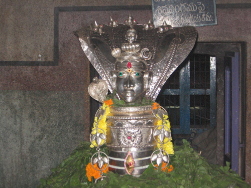 Meaning About Lingashtakam Lingashtakam is one of the most famous bhajans dedicated to Lord Shiva, Prayer To Sivalingam Lingashtakam